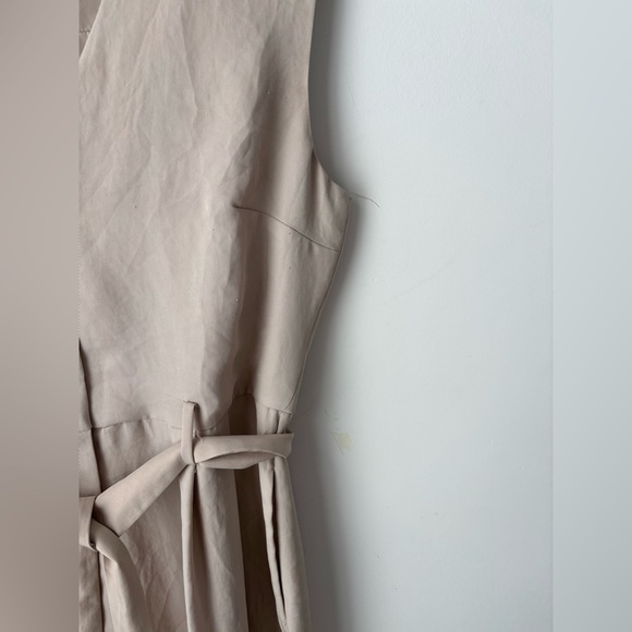 H&M Beige Sleeveless Jumpsuit Wide Leg Belted Minimalist Chic M - Picture 5 of 12